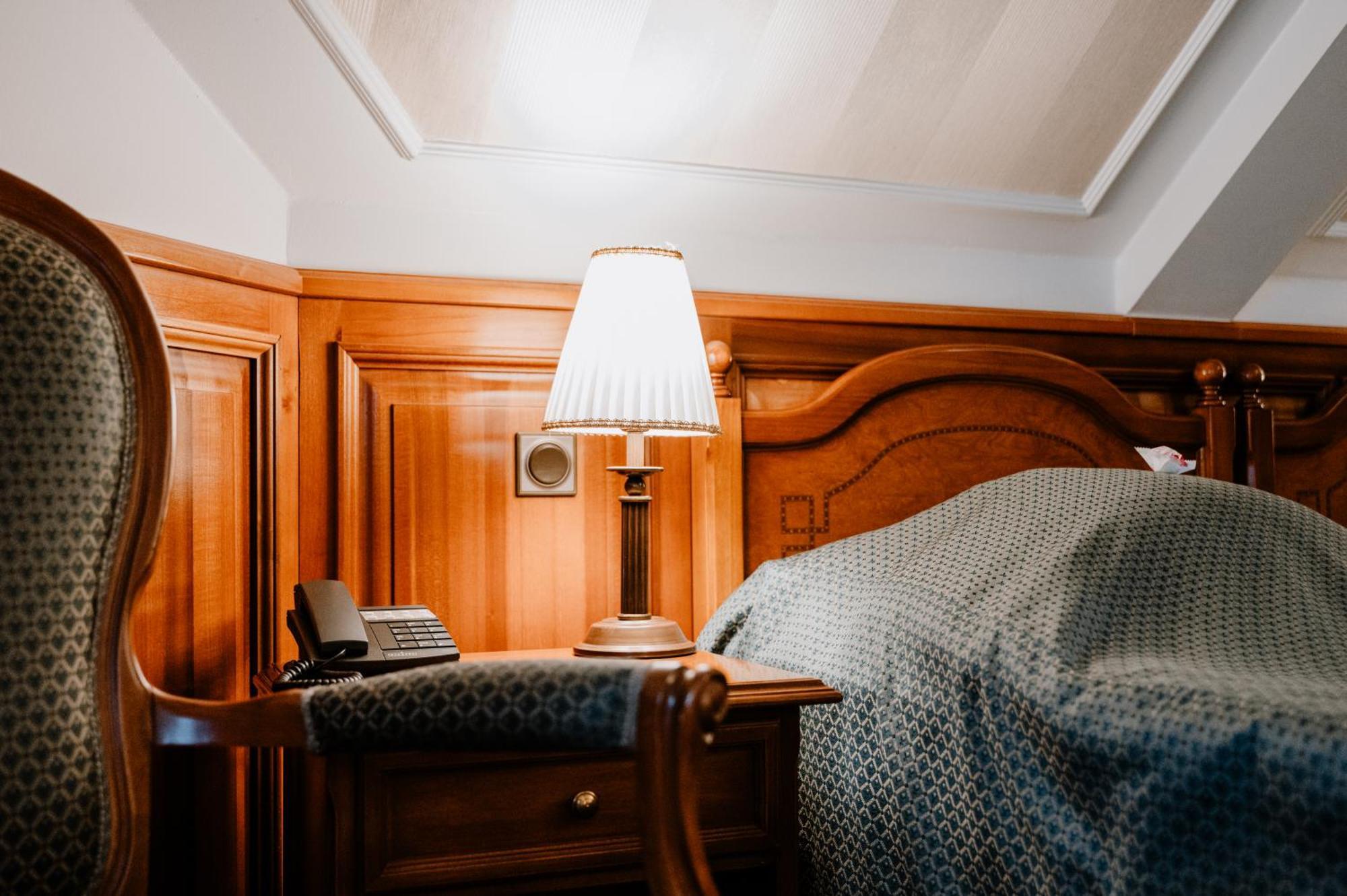Kastelyhotel Sasvar Resort Parádsasvár エクステリア 写真