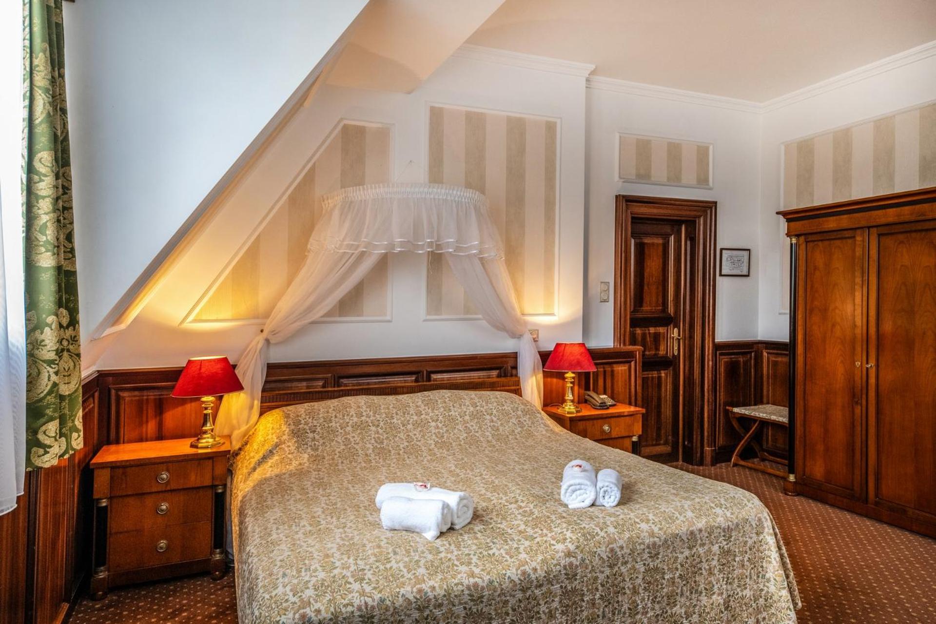 Kastelyhotel Sasvar Resort Parádsasvár エクステリア 写真